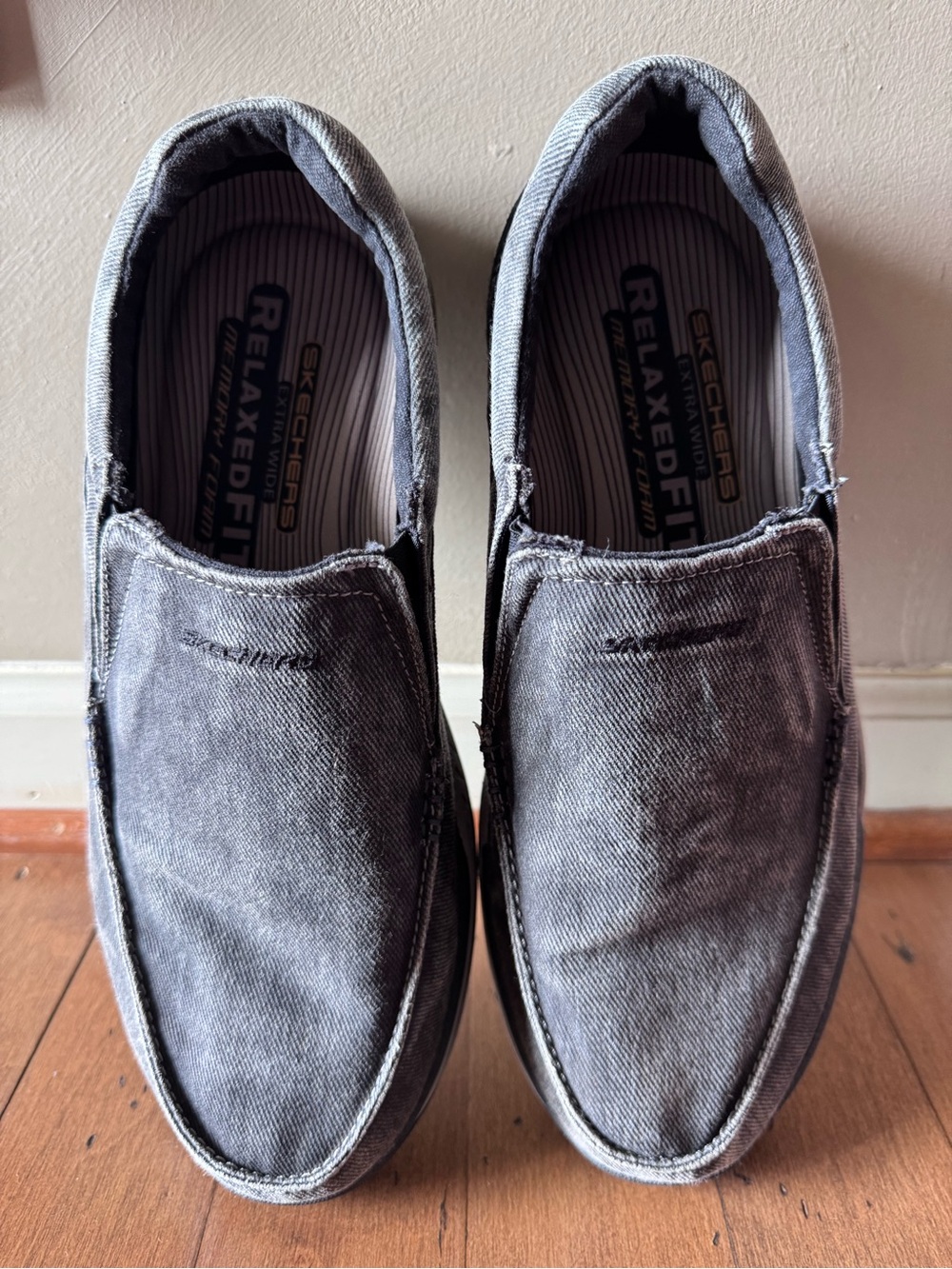 Skechers Men's Slip-On Loafers in Charcoal and Black - Picture 6 of 7